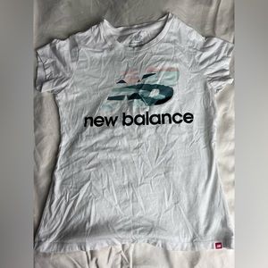 Women’s small new balance tee